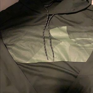 Under armour  green fitted hoodie